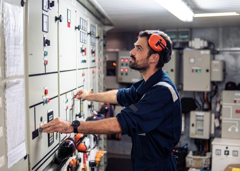 #97. Ship Engineers